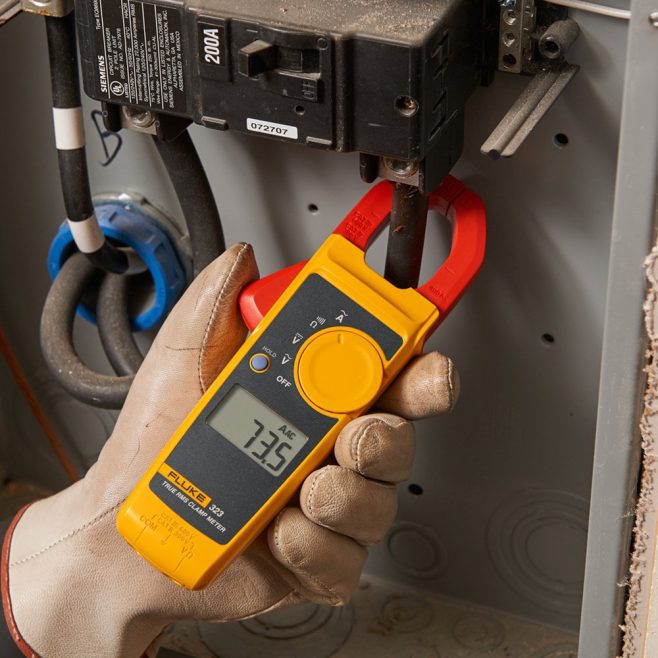 Fluke 323 True-RMS AC/DC Clamp Meter